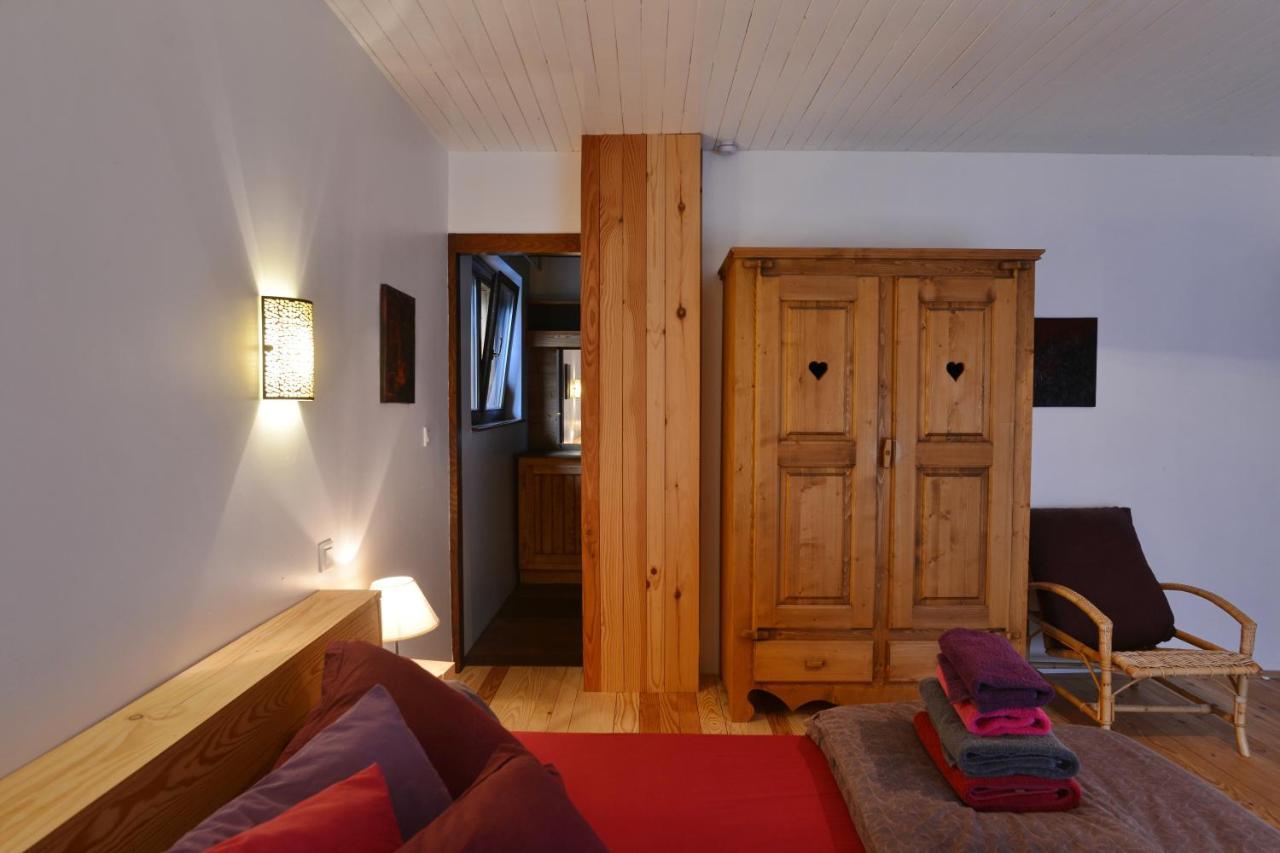 Bed and Breakfast Le Chalet De Valentine Вантрон Экстерьер фото