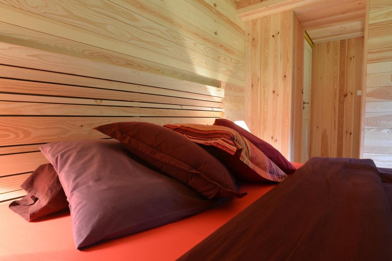 Bed and Breakfast Le Chalet De Valentine Вантрон Экстерьер фото