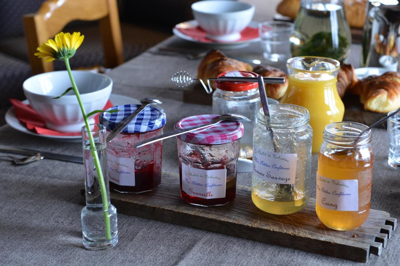 Bed and Breakfast Le Chalet De Valentine Вантрон Экстерьер фото