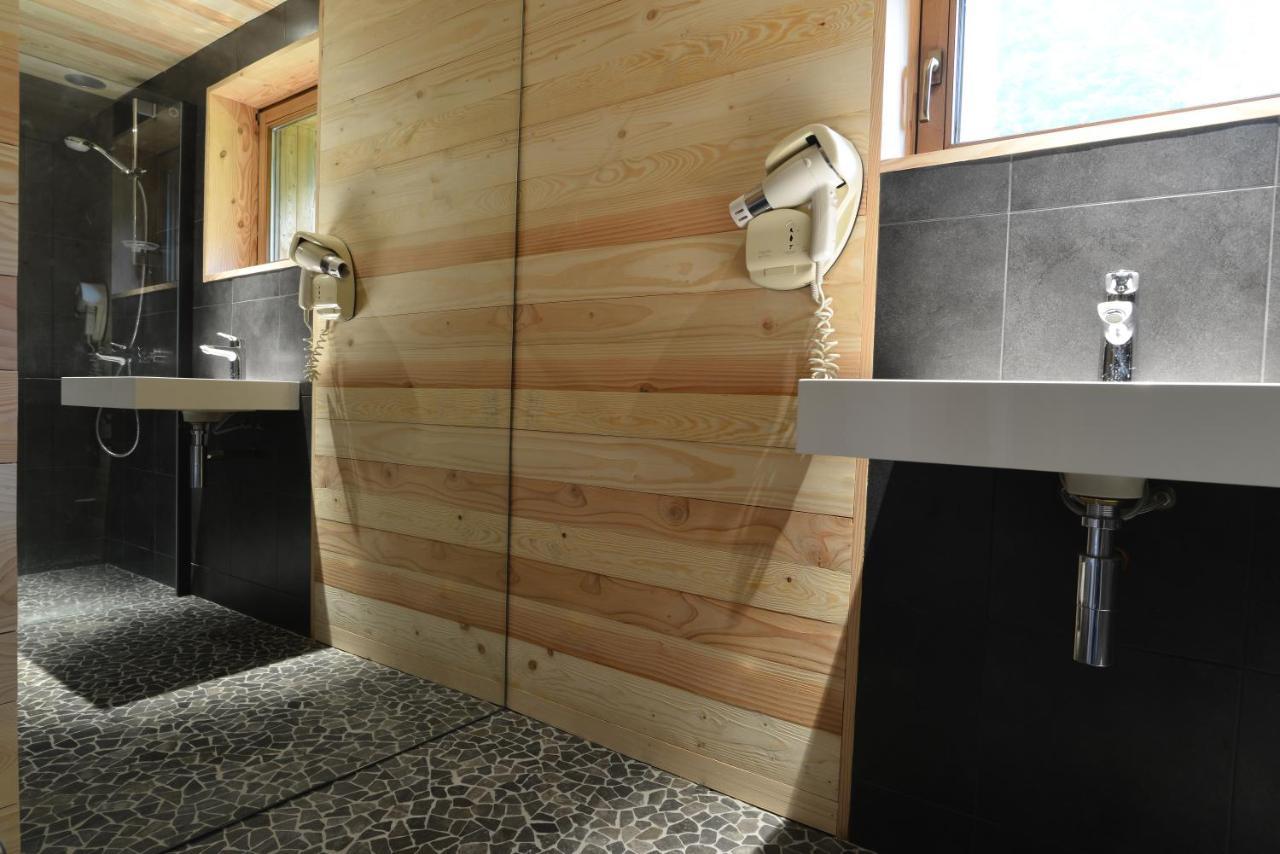 Bed and Breakfast Le Chalet De Valentine Вантрон Экстерьер фото
